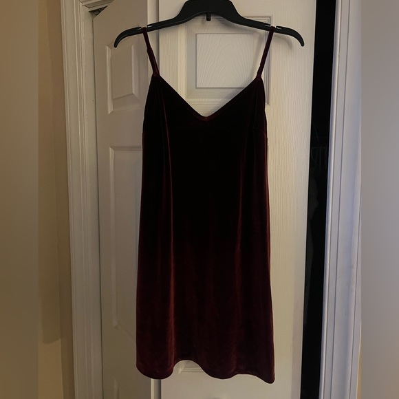 Hollister Maroon Velvet dress - Picture 1 of 6